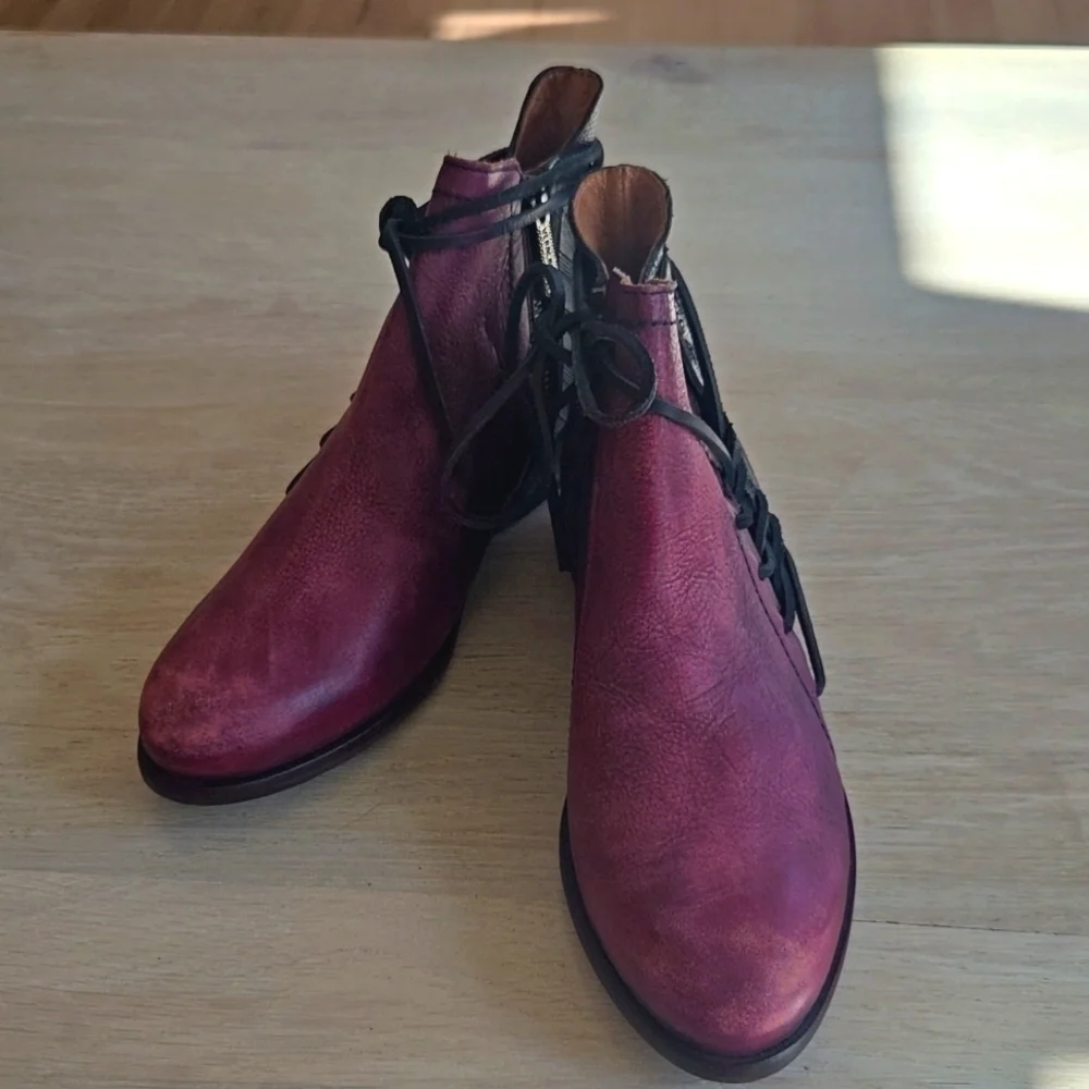 Veracruz Fox Hill Lace Booties Black and Bordeaux NWT
